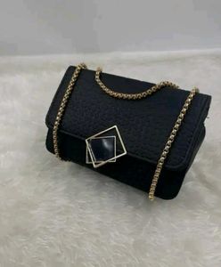 Chic Black Chain Crossbody Bag