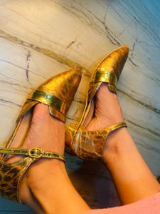 Women Golden Flats Party Wear🦋