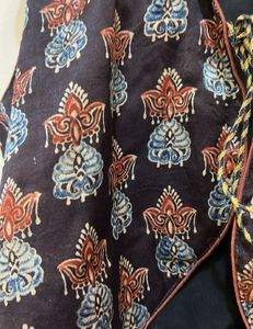 Ethnic Print Sleeveless Jacket