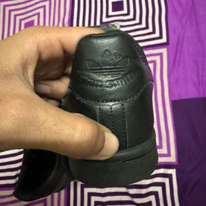 Adidas Stan Smith - Classic Style Sneakers