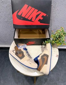 Nike Air Jordan 1 Low UNDEFEATED