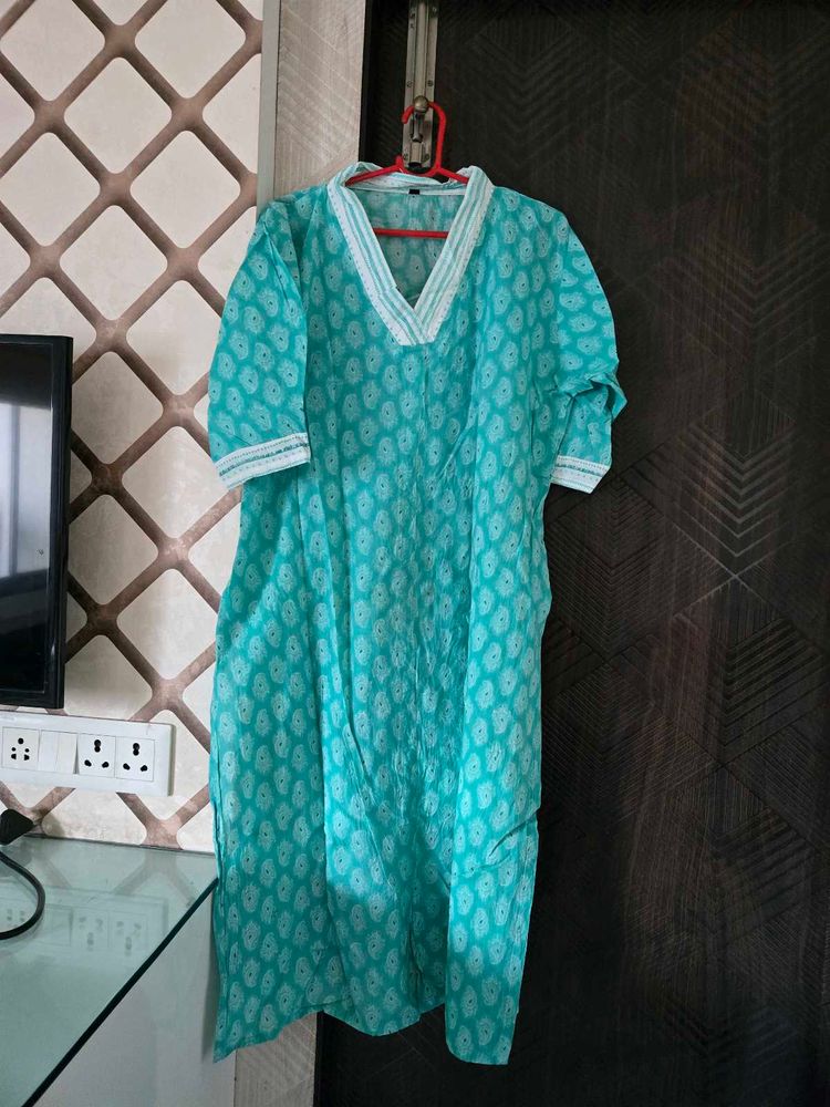 Elegant Blue Printed Kurta V neck