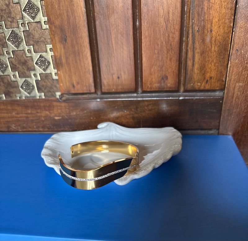 Stylish Bangle Bracelet