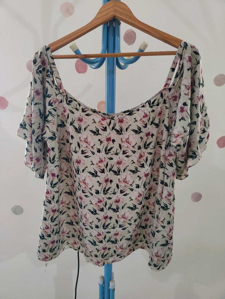 Floral Flutter Sleeve Top