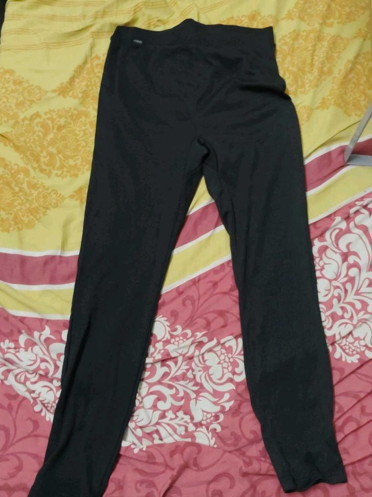 A black skin tiet pant