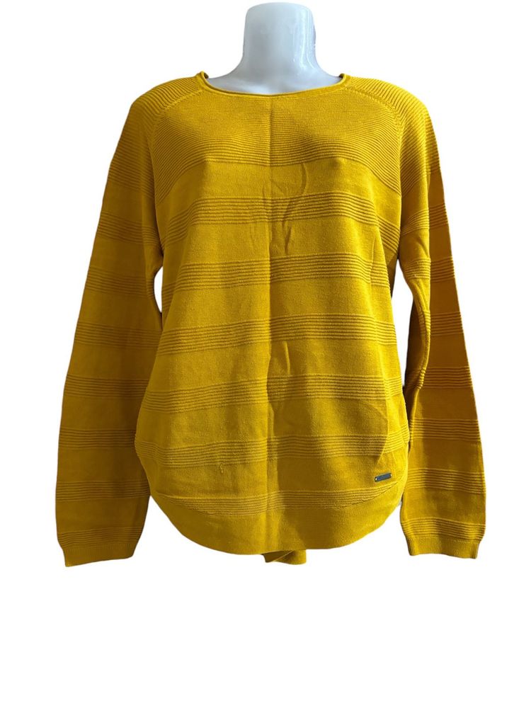 Semi Woolen Top