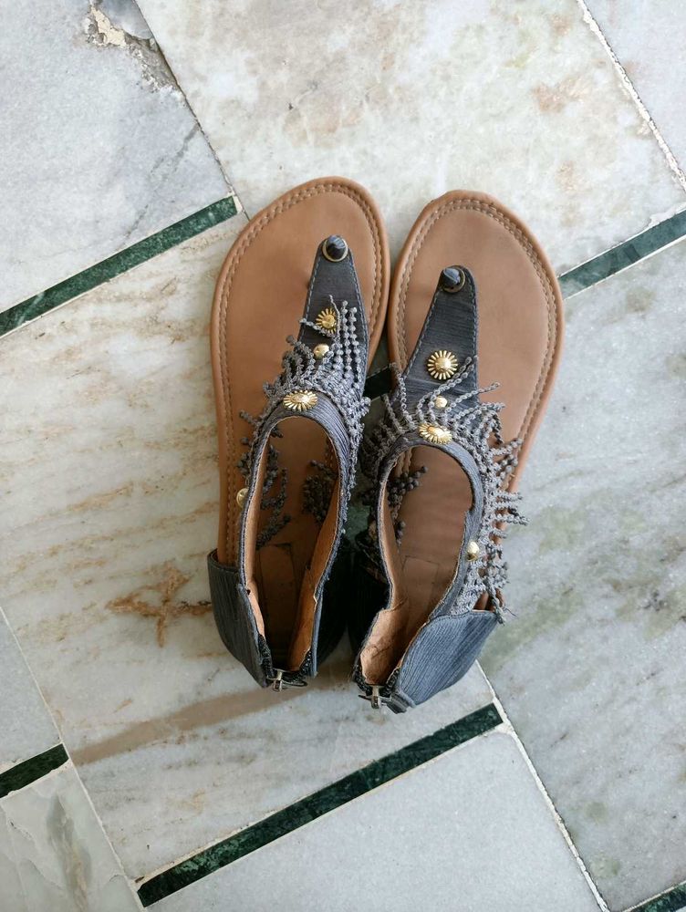 Embellished grey Flats