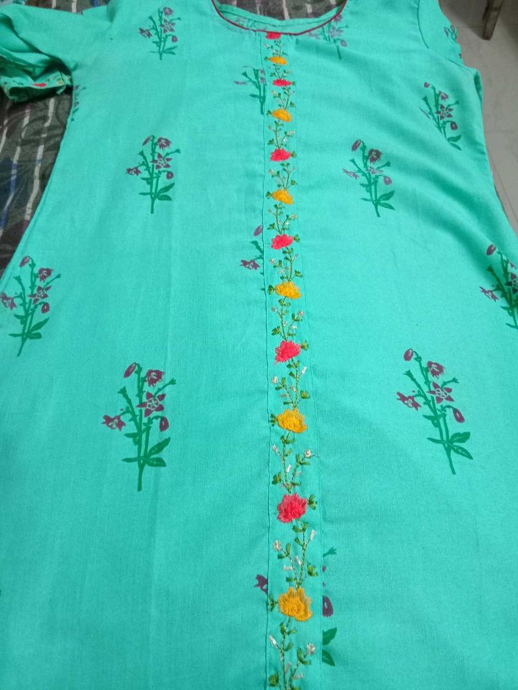 Floral Print Kurti Pajama And Chunni