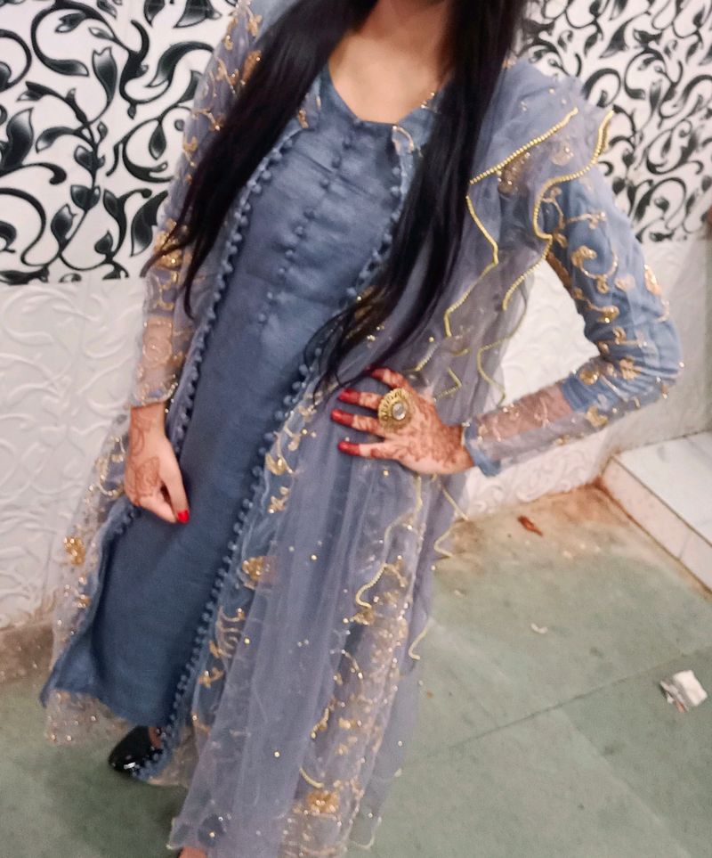 🌸Suit With Net Embroided Shrug And Dupatta🌸