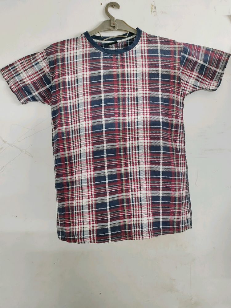 Calvin Klein Tee 👕 Multi Colour Brand New