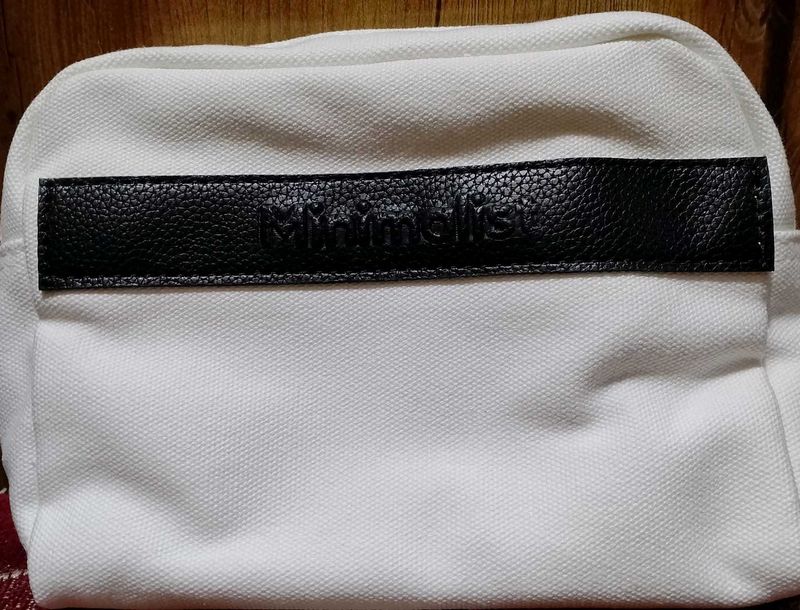 Minimalist White Makeup storage pouch 👝