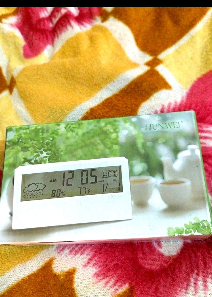Modern LCD Table Clock For Home Decoration Useful