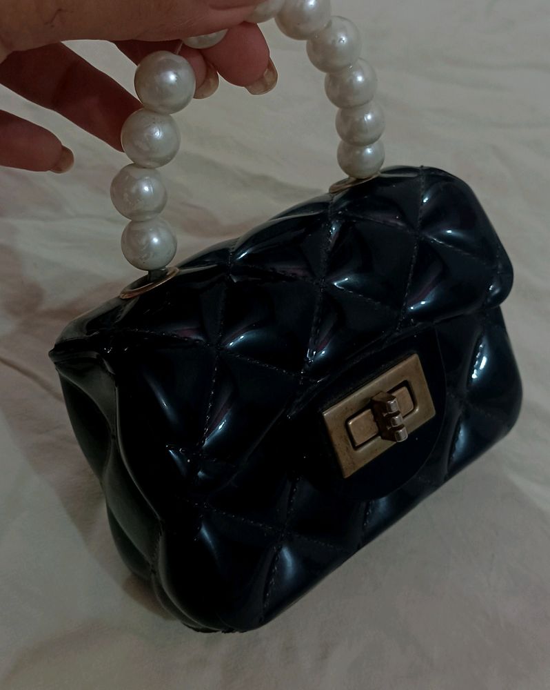 Beautiful Aesthetic Pearl Black Bag💞🌷