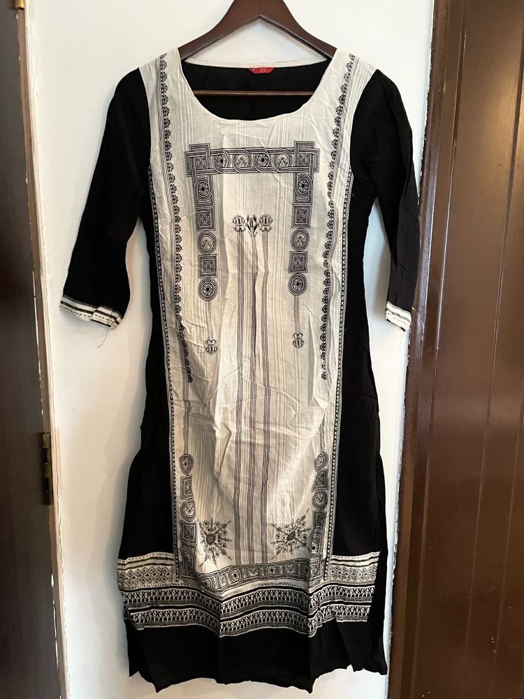 Black &amp; White Printed Kurti