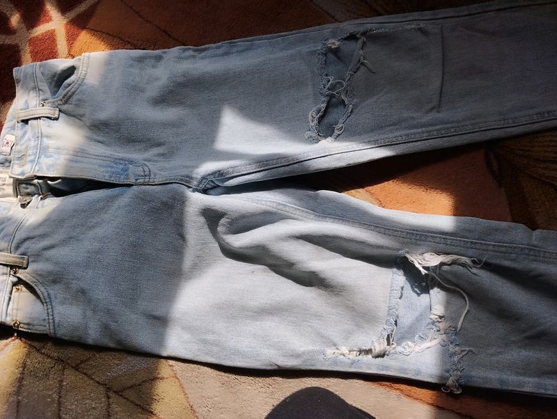 Korean Ripped Jeans...