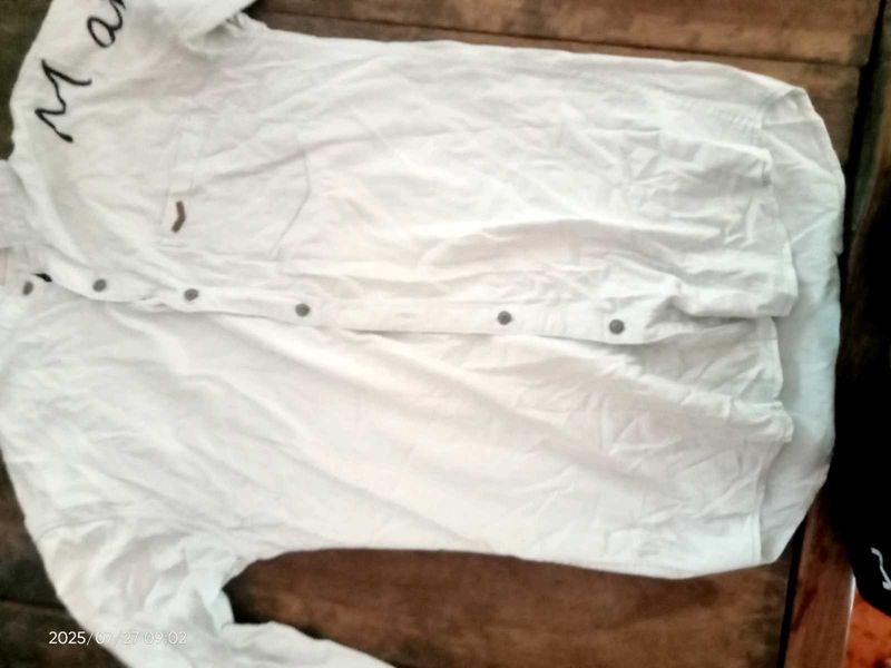 Men&#39;s White Button-Down Shirt