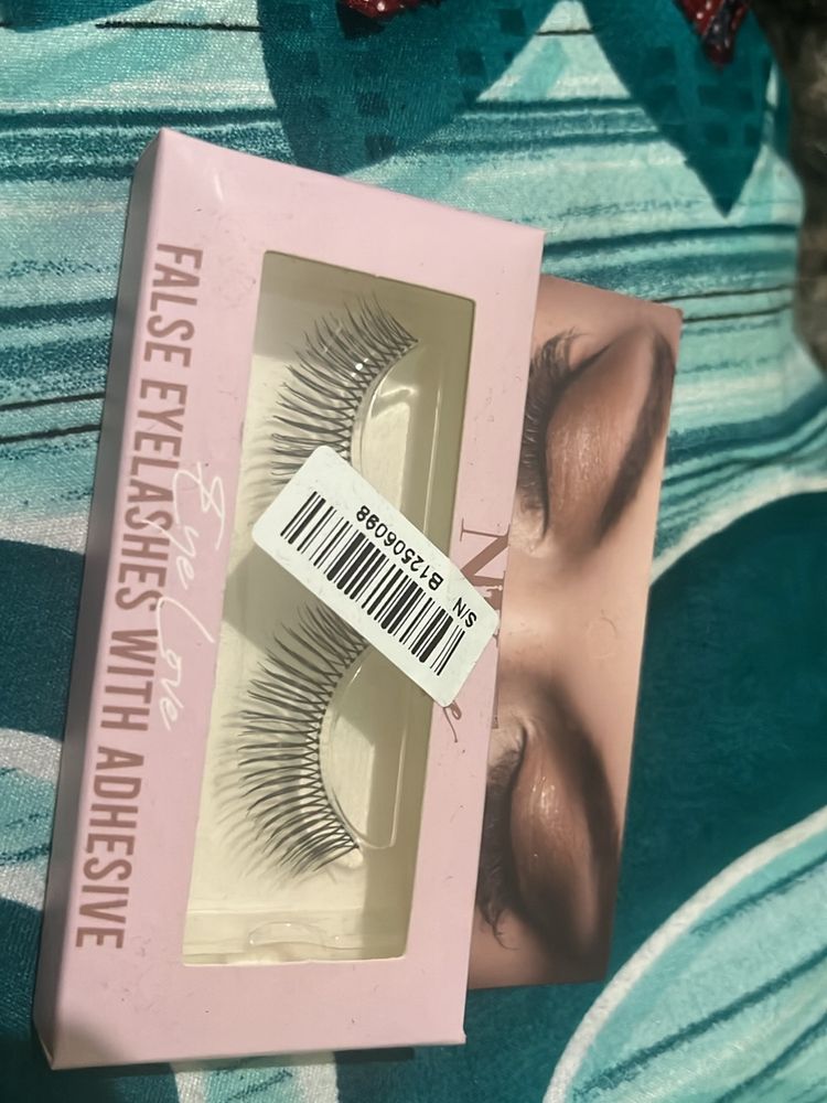 False eyelash