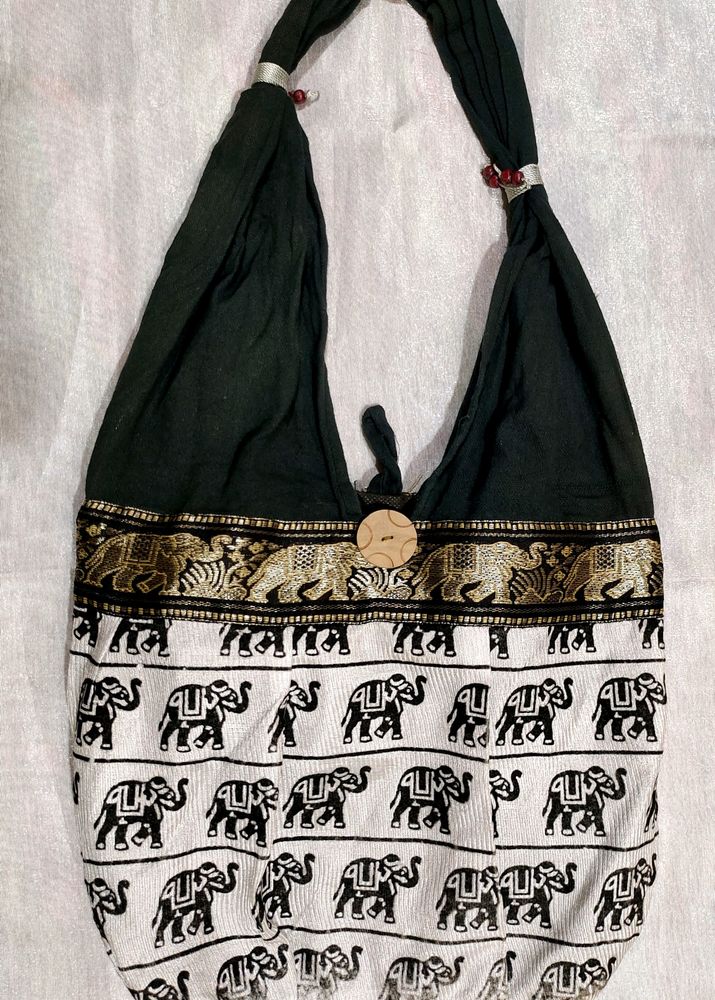 Women&#39;s Handbag With Free Hand Purse