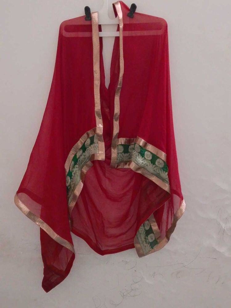 Red Dupatta