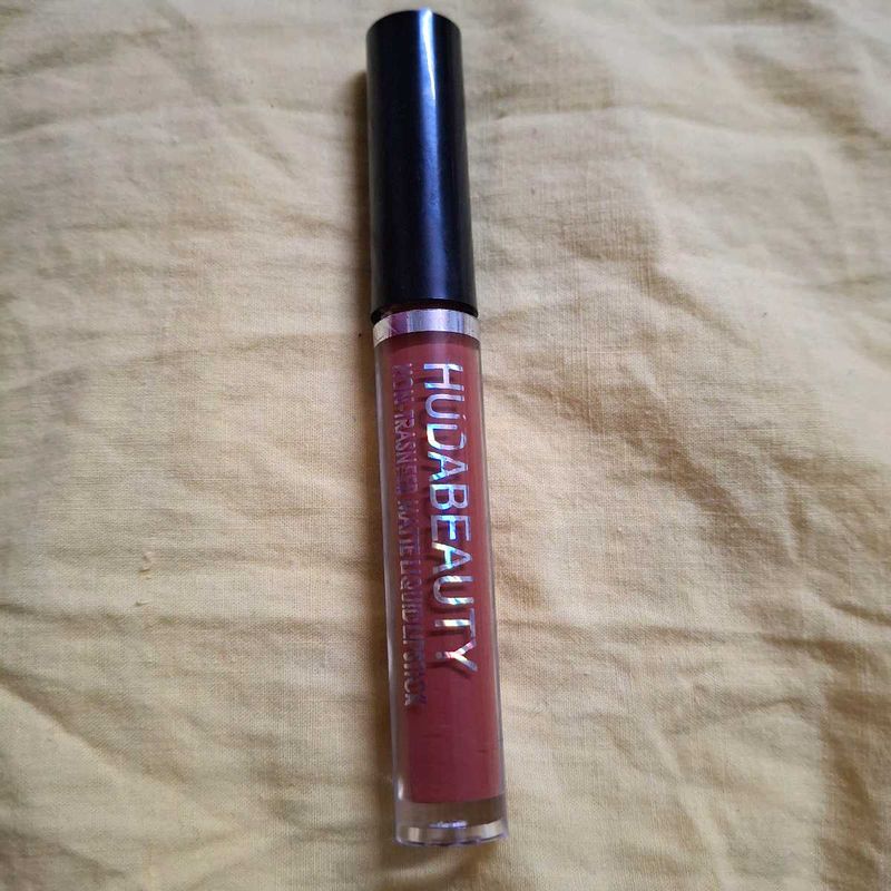 🧡  Huda Beauty Lipstick
