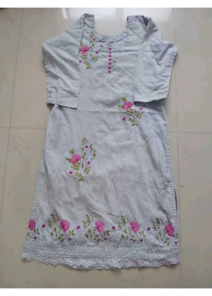 Floral Embroidered Kurti