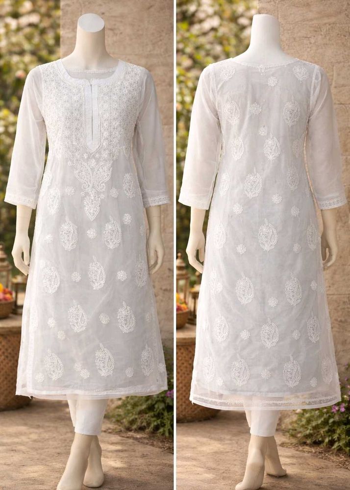 Elegant White Embroidered Kurta