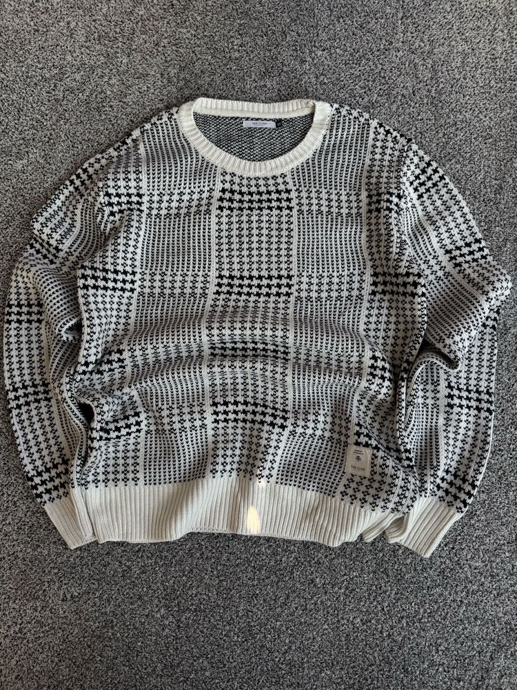 Houndstooth Pattern Sweater