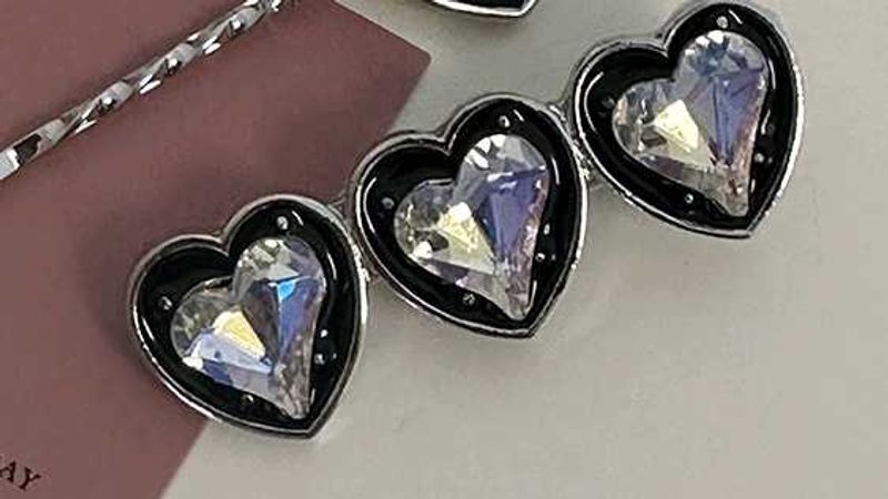 metal tripl black crystal hearts hair clip