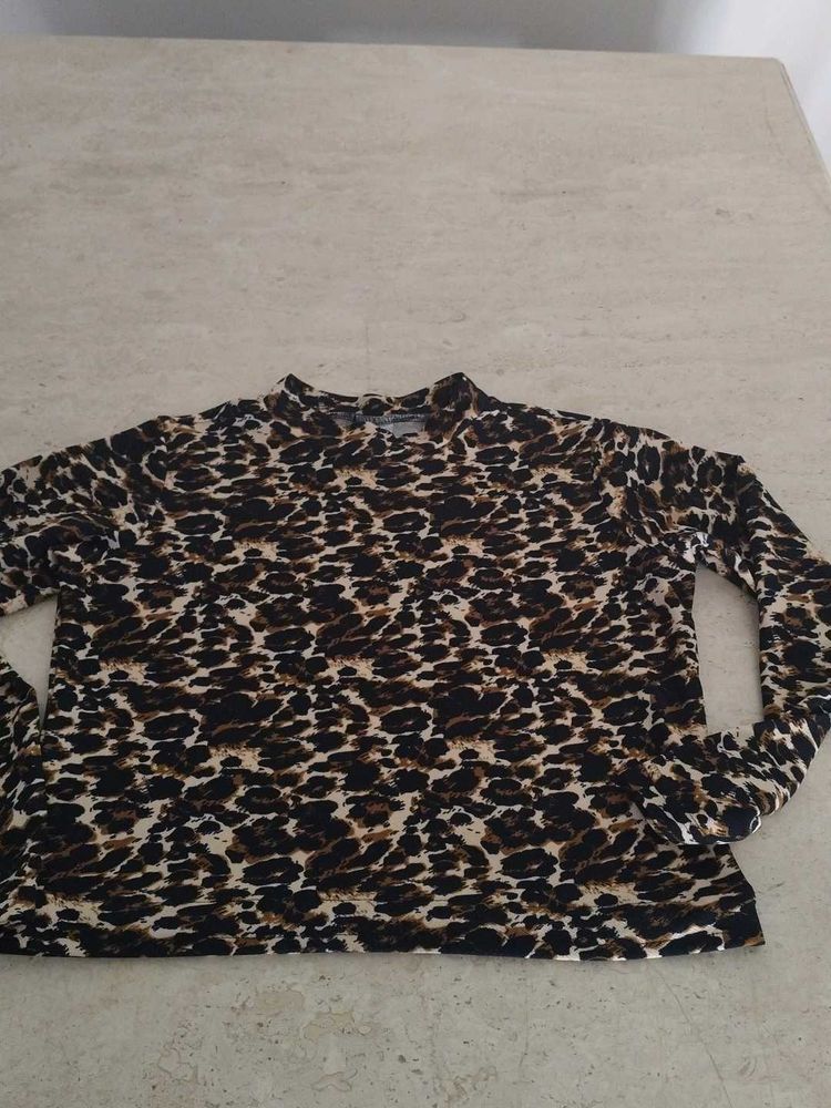 Leopard Print Long Sleeve Top