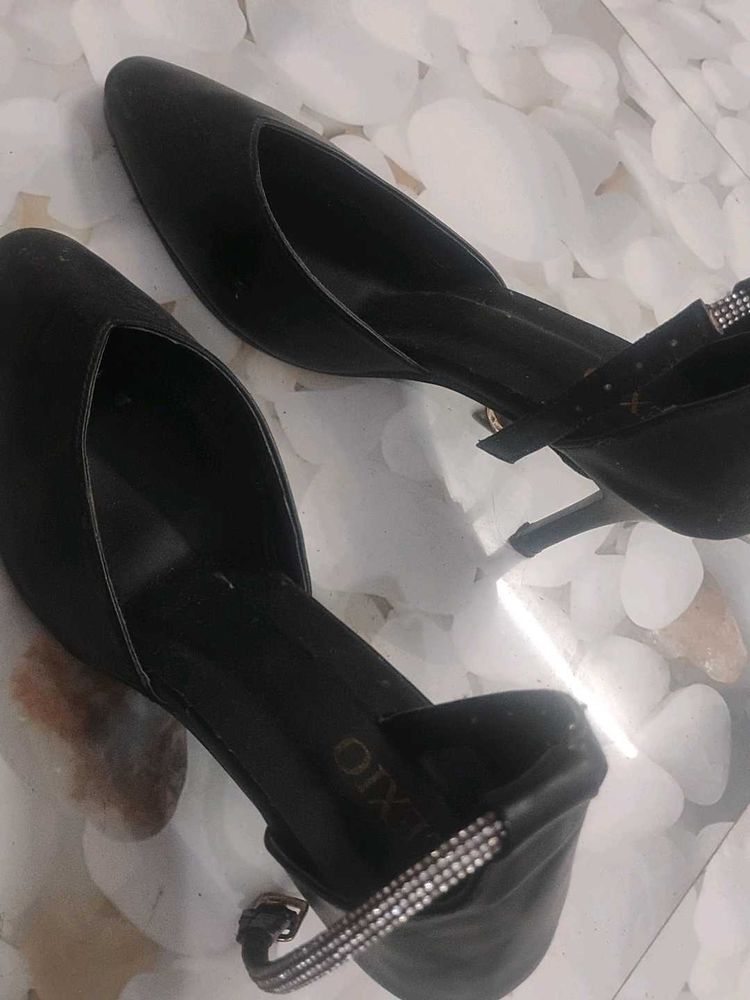 Elegant Black Heels 4 inch pencil heel