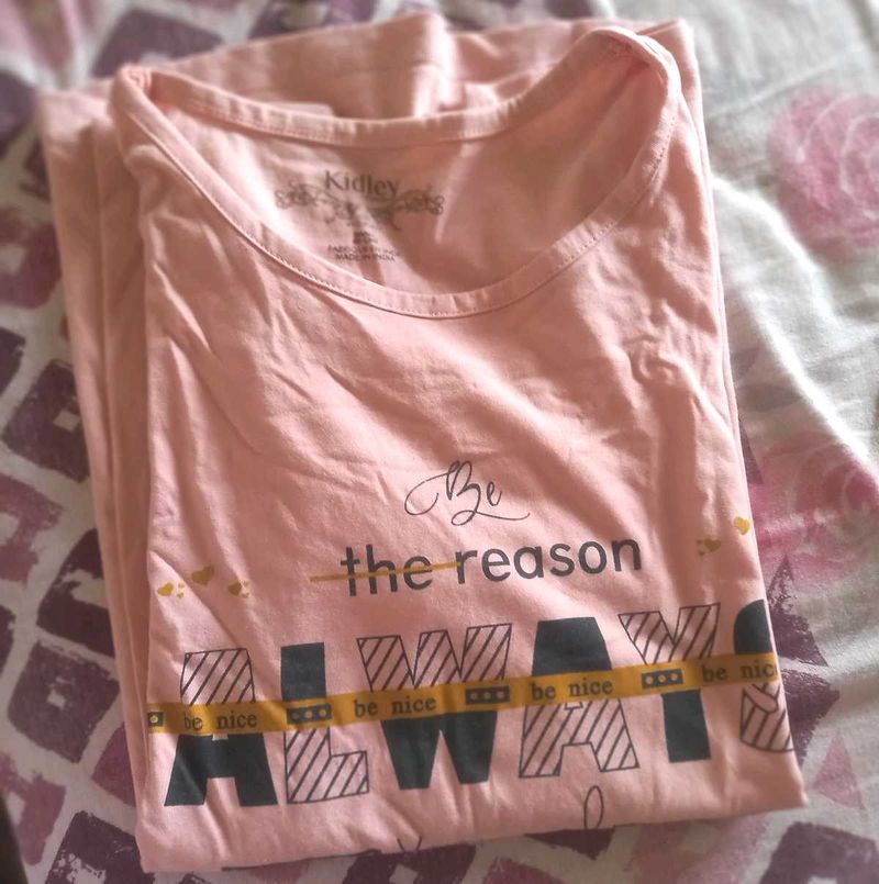 🌸Cute Peach Graphic Tee💟