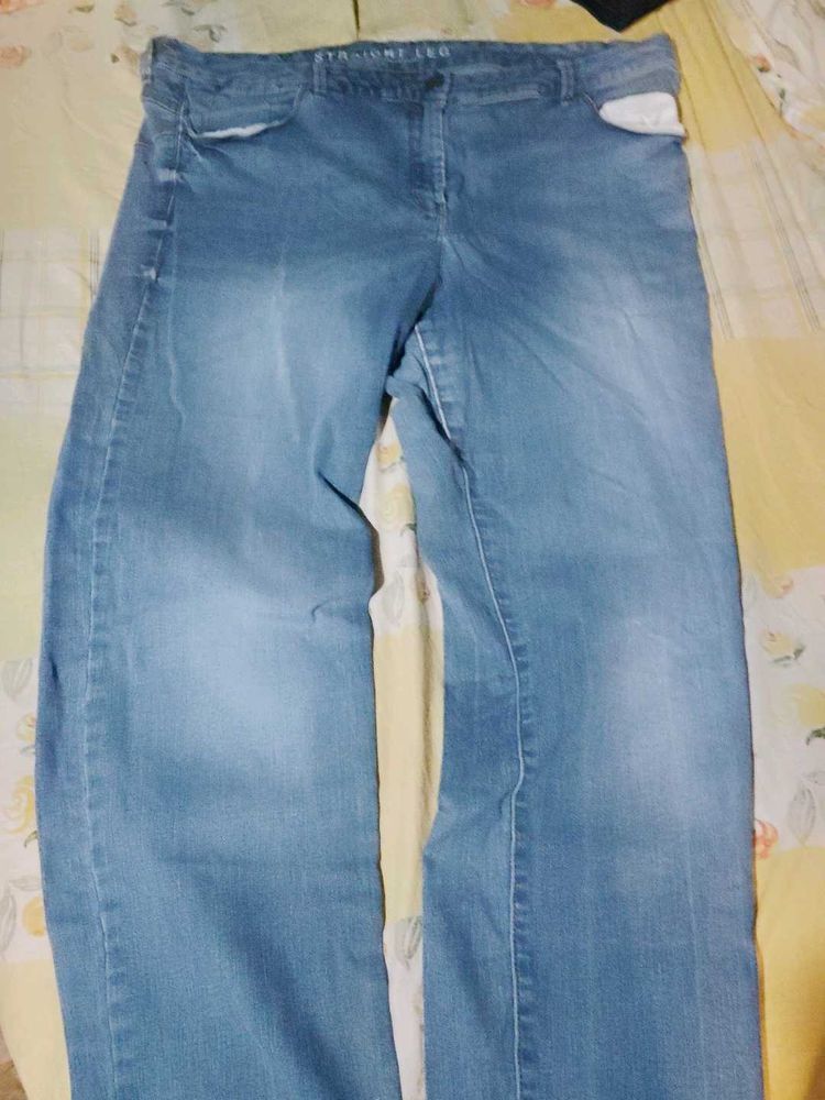 Light Wash Straight Leg Jeans