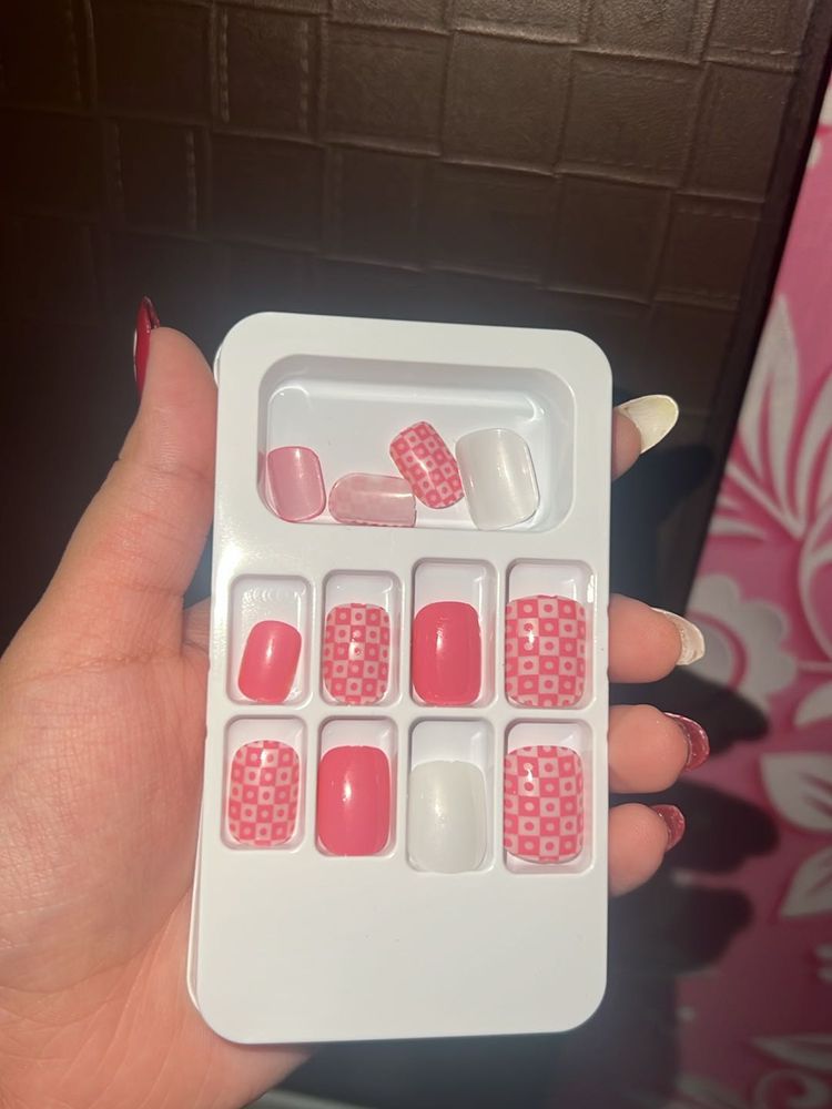 Designer Presson Nails (set Of 12) With Glue