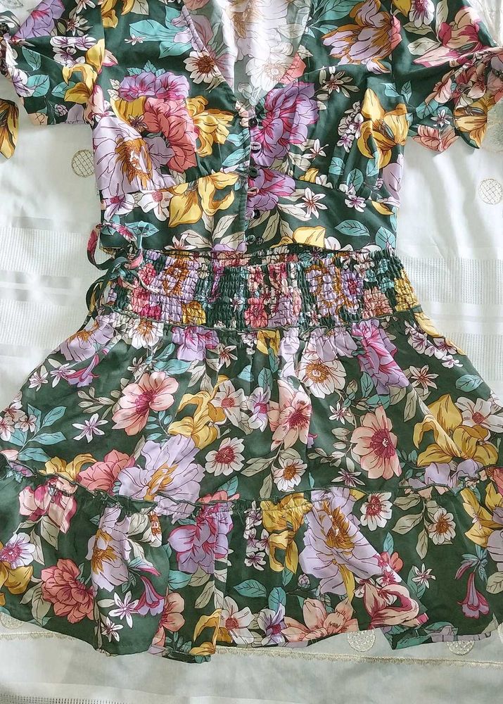 BOG Collection,Floral Skirt And Blouse Set,Size M.