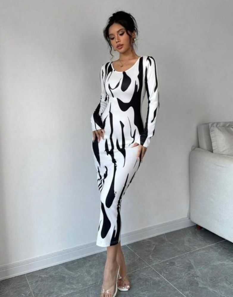 LAST PIECE! Beautiful Print Bodycon Midi Dress