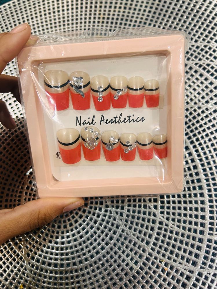 Coral Nail Aesthetics