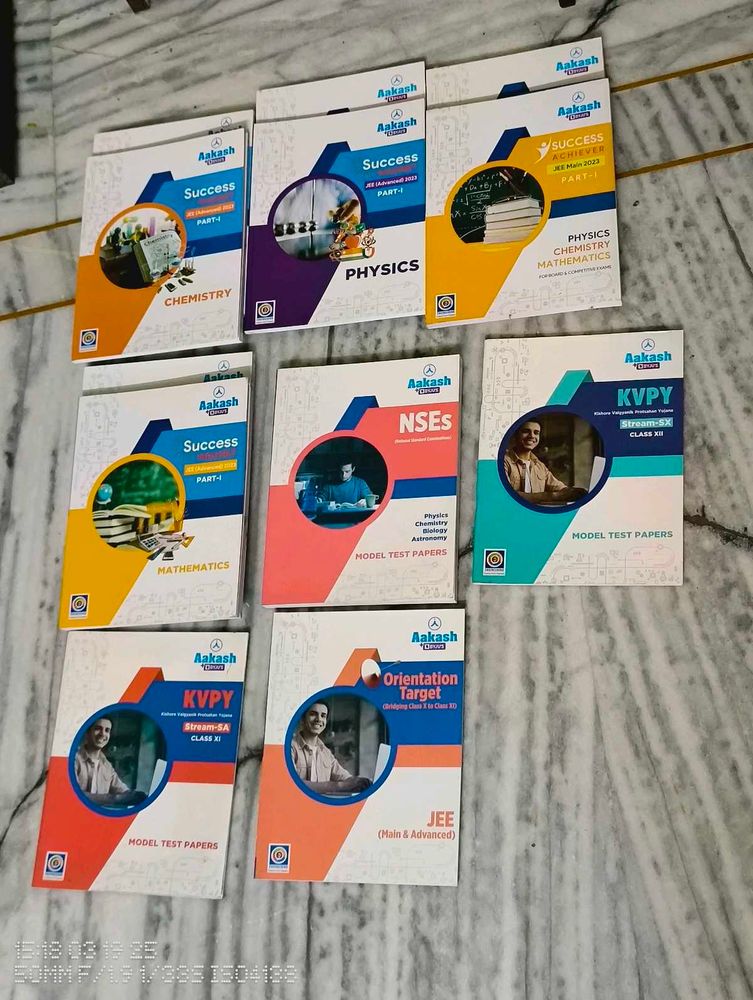 AAKASH BYJU&#39;S BOOKS