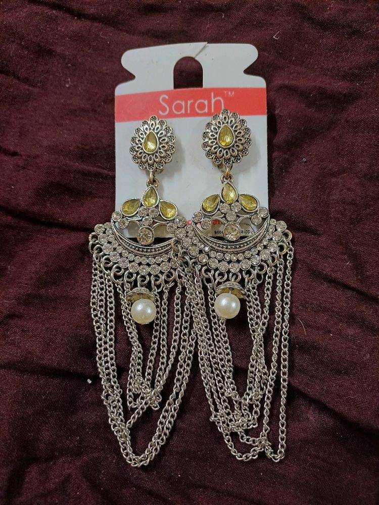 Earing Cash300