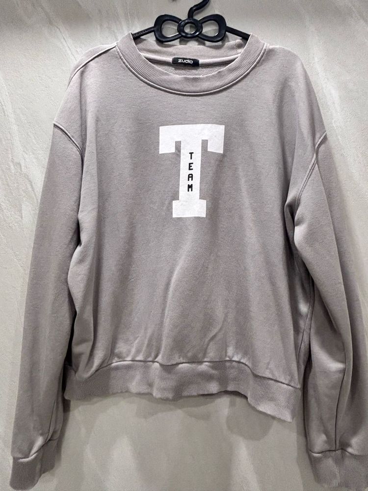 Studio T Team Sweatshirt