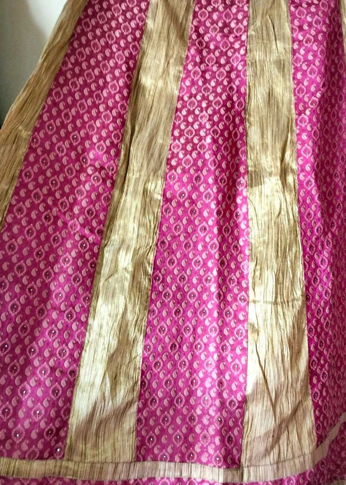 Gorgeous Pink Halfsaree🩷🩷🩷🩷🩷❤️❤️❤️❤️🌸🌸🌸🌸.