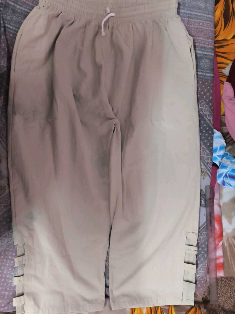 60%cotton 40%polyster Bermuda With Side Design