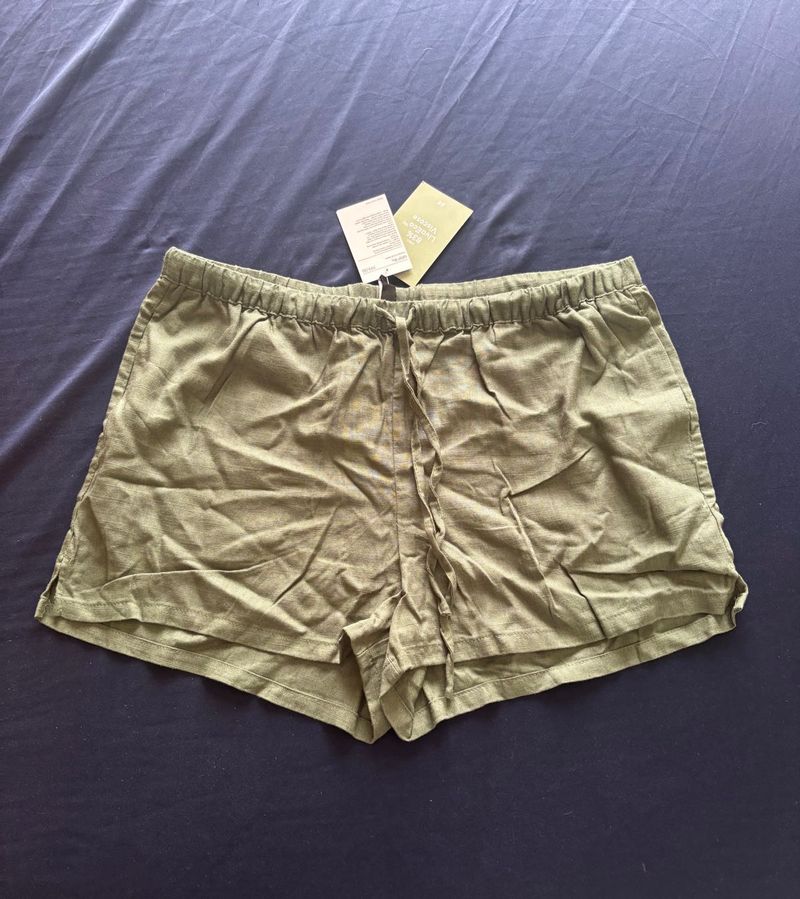 H&amp;M Olive Green Shorts