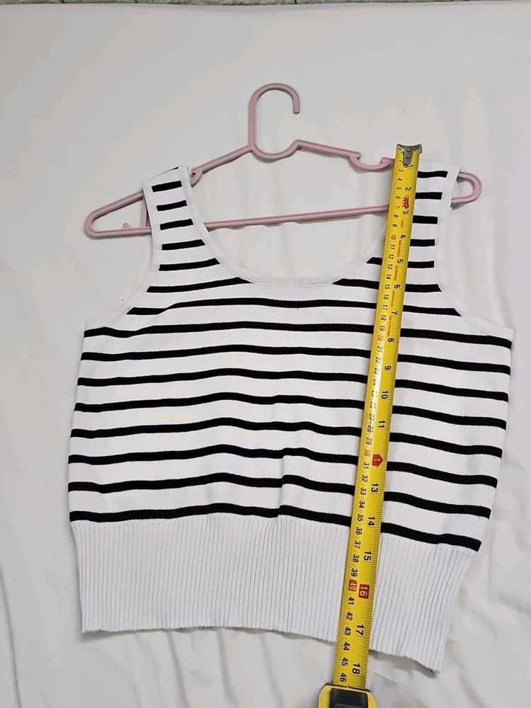 Knit Cropped Tank Top (Black &amp; white stripes)