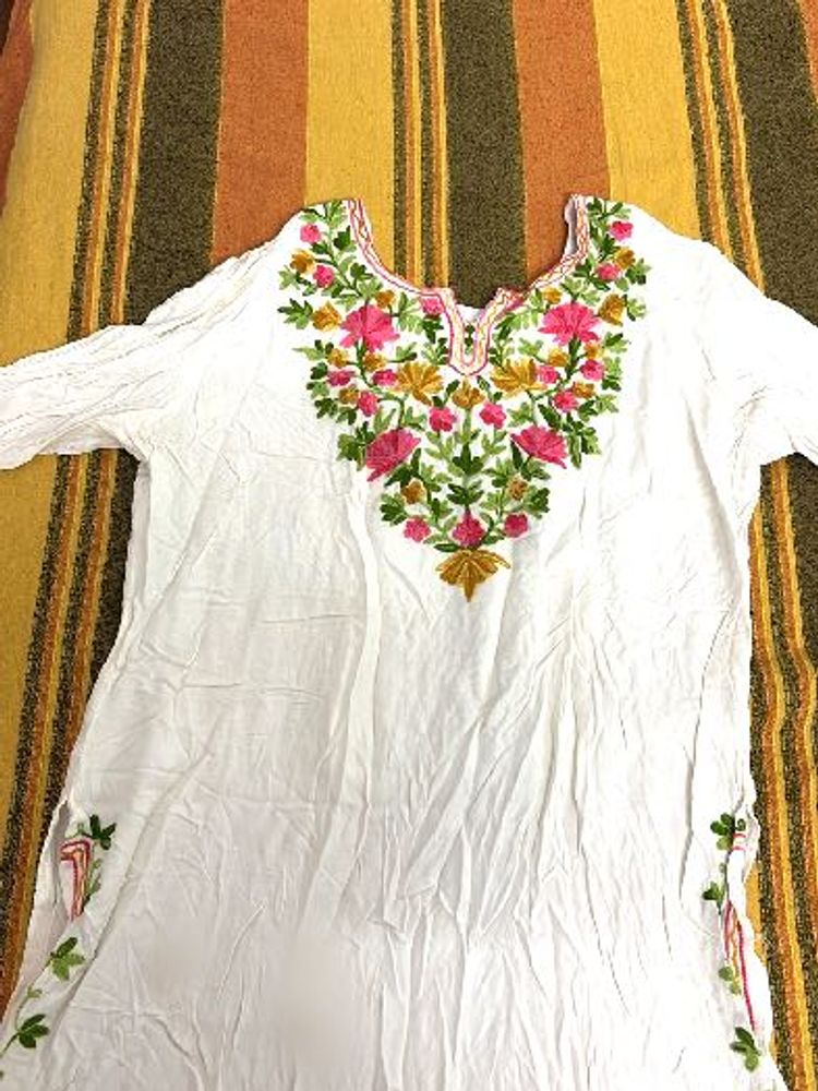 Embroidered chikankari Women's Kurta