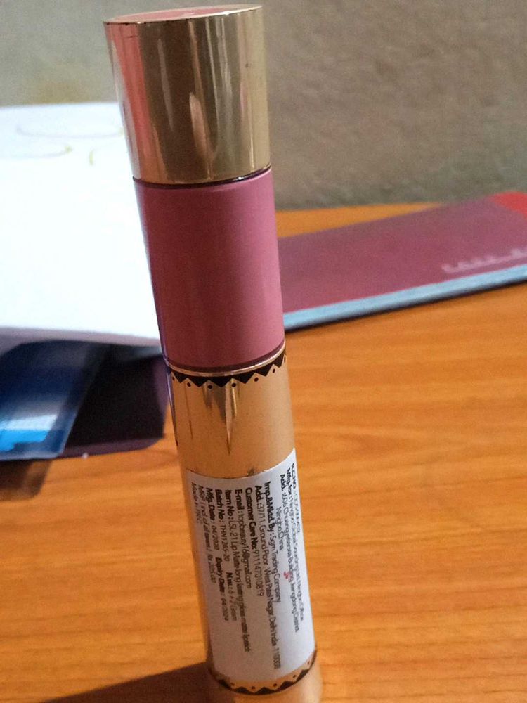 Lip matte long lasting gloss