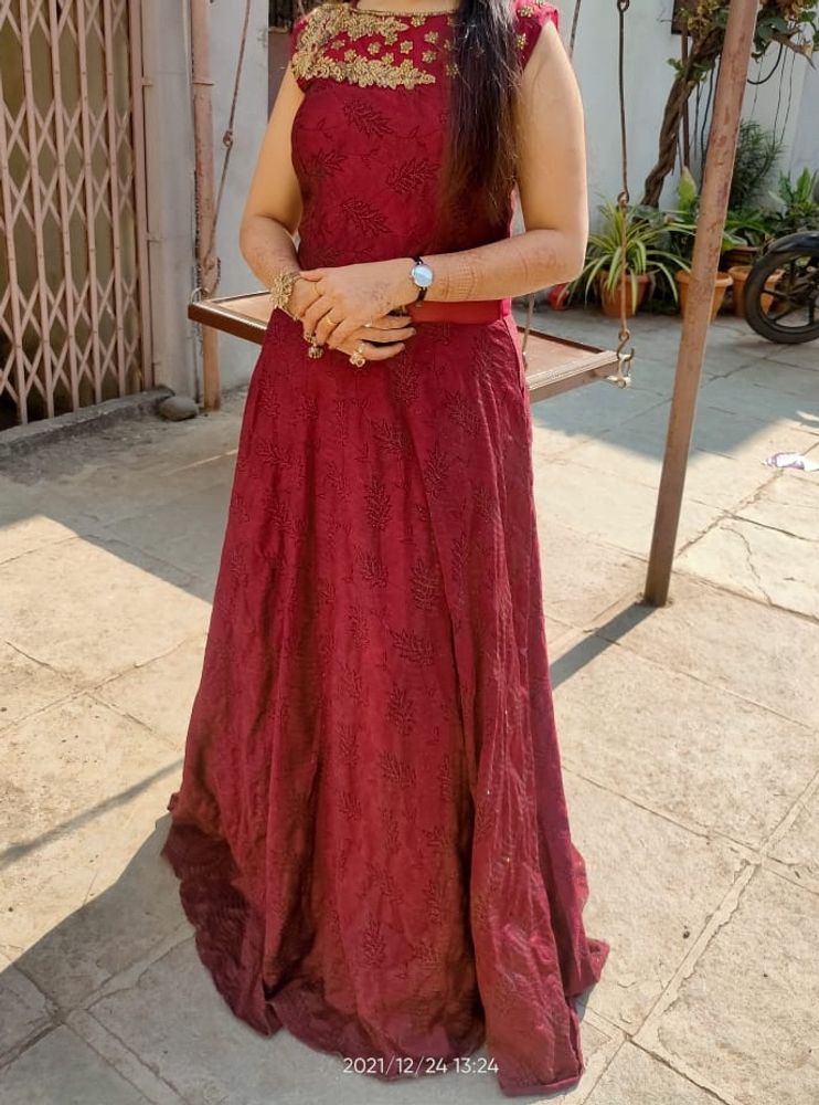 Elegant Maroon Sleeveless Gown