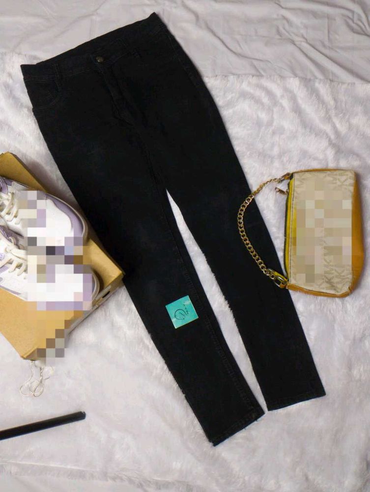 ⭐Black Straight Leg Jeans⭐