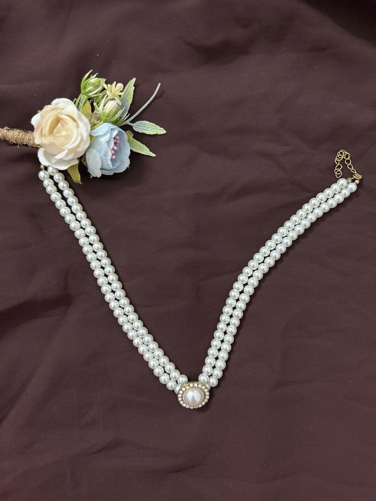 A Beautiful Chain For Western Wear Outfit