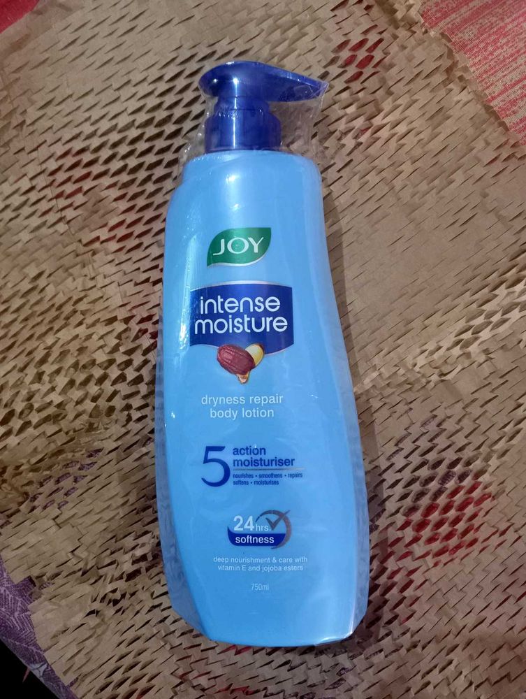 Intense Moisture Dryness Repair Body Lotion 750ml.