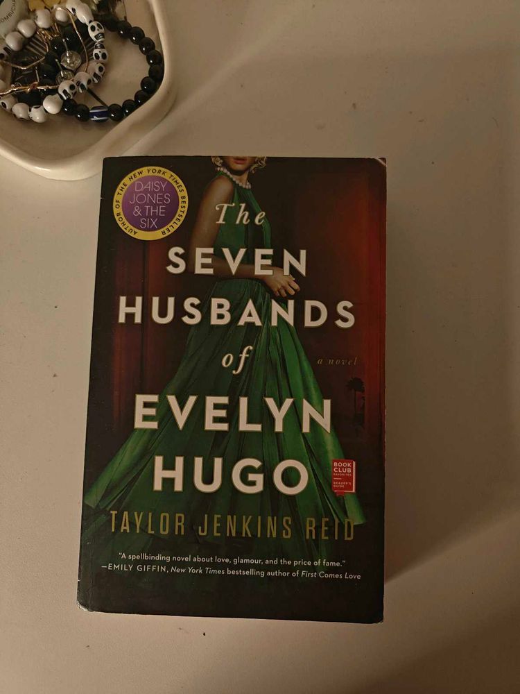 The Seven Husbands Of Evelyn Hugo Novel